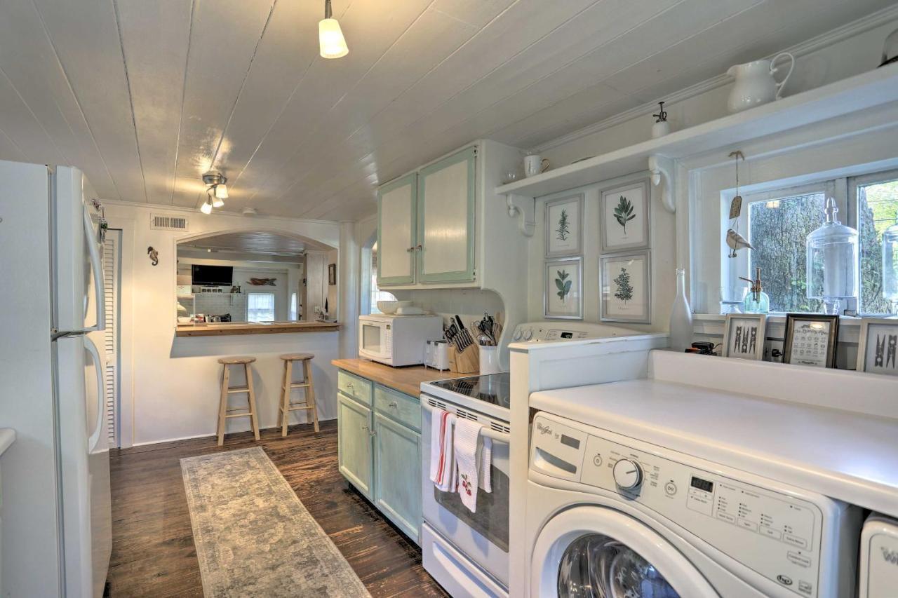 Coastal, Walkable Home In Historic Southport! Exterior photo
