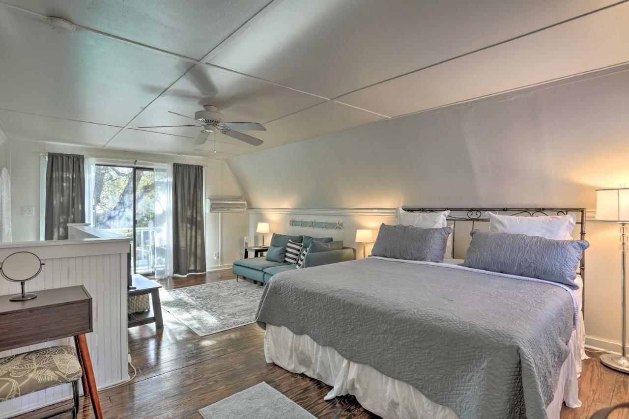 Coastal, Walkable Home In Historic Southport! Exterior photo